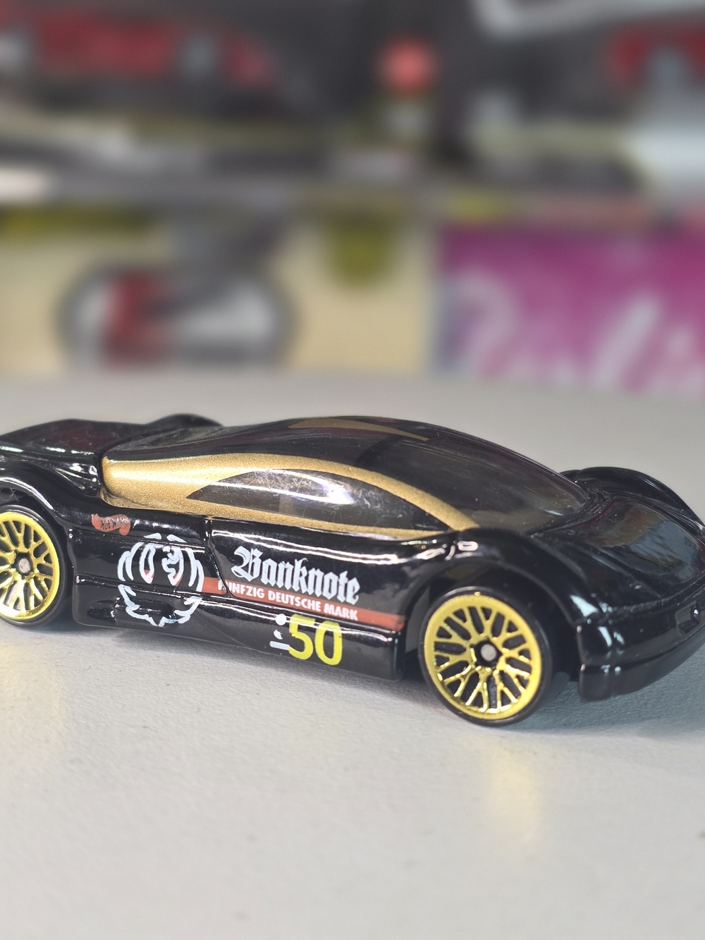 Hot Wheels 1998 Dash 4 Cash Series Audi Avus Quattro Banknote Black Diecast 1:64